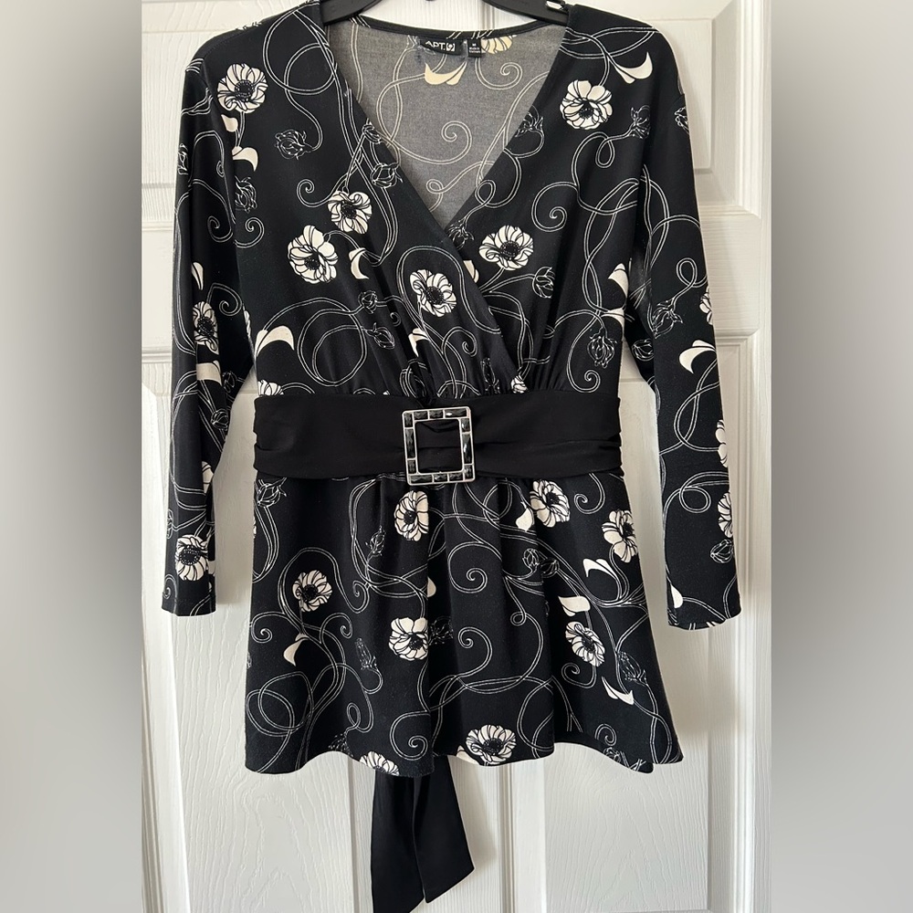 Apt 9 womens top